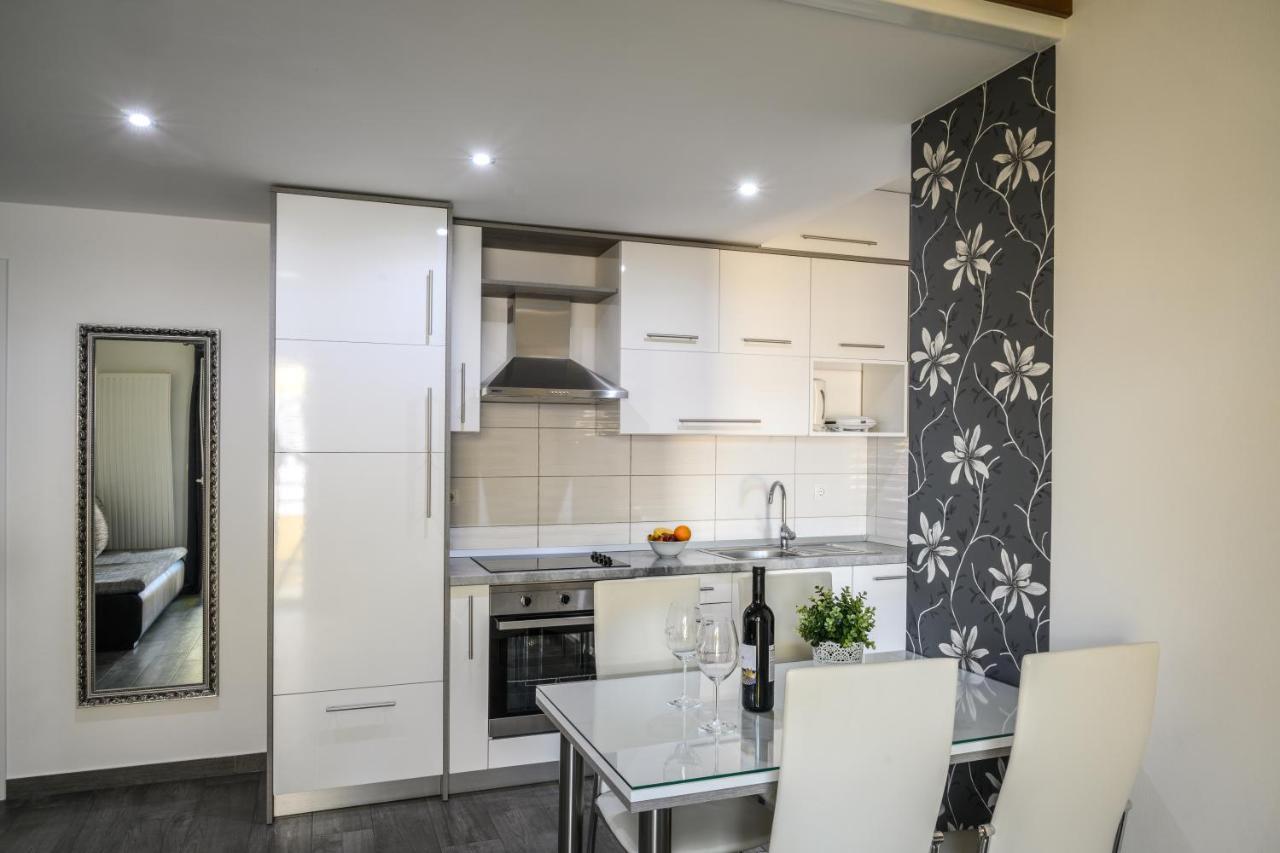 Apartments Blatancic Vodice Exterior foto